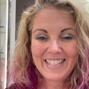 Meet your Posher, Cindy lou